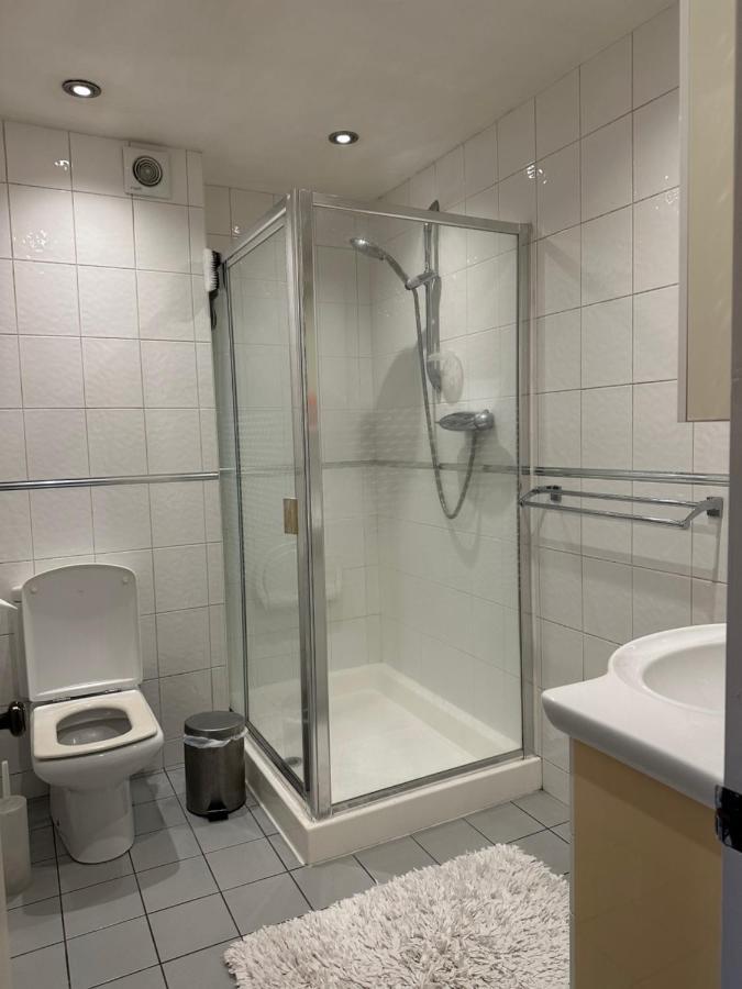 Cozy Private Room For Single Use London Exterior photo